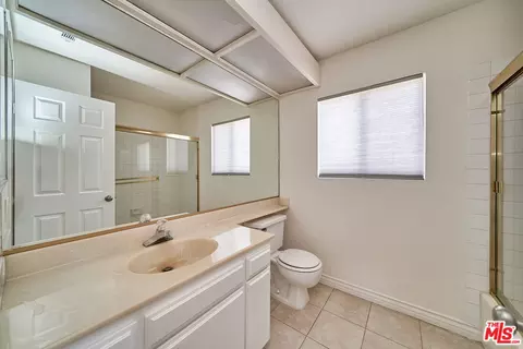 Bath - 647 E Avenue J10, Lancaster, CA 93535 photo 6 of 8