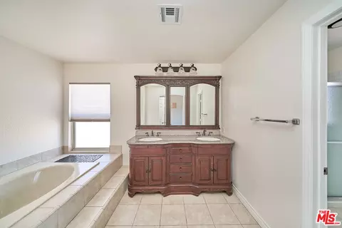 Bath - 647 E Avenue J10, Lancaster, CA 93535 photo 2 of 8