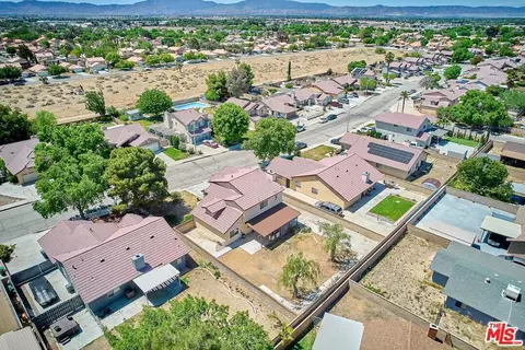 View/Area - 647 E Avenue J10, Lancaster, CA 93535 photo 6 of 10