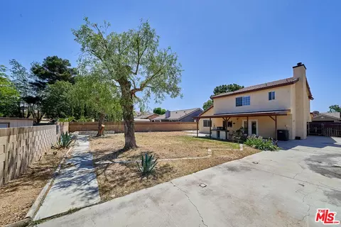 Exterior - 647 E Avenue J10, Lancaster, CA 93535 photo 7 of 11