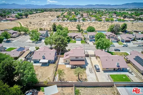 View/Area - 647 E Avenue J10, Lancaster, CA 93535 photo 7 of 10