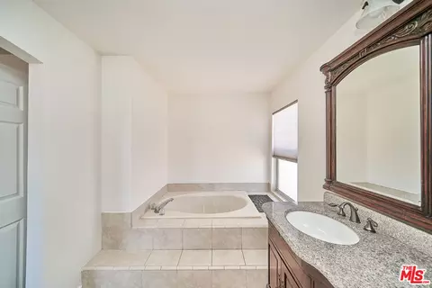 Bath - 647 E Avenue J10, Lancaster, CA 93535 photo 5 of 8