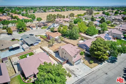 View/Area - 647 E Avenue J10, Lancaster, CA 93535 photo 10 of 10