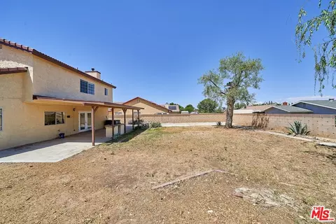 Exterior - 647 E Avenue J10, Lancaster, CA 93535 photo 10 of 11
