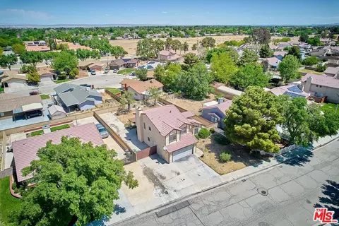 View/Area - 647 E Avenue J10, Lancaster, CA 93535 photo 1 of 10