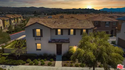 26910 Trestles Dr, Canyon Country, CA 91351