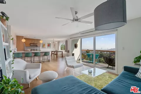 3945 W Point Dr, Los Angeles, CA 90065