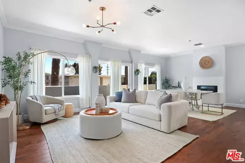 11967 Nebraska Ave #1, Los Angeles, CA 90025
