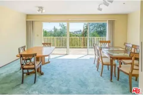 4938 Medina Rd, Woodland Hills, CA 91364