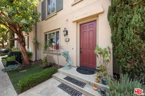 616 W Imperial Ave #2, El Segundo, CA 90245