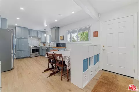 Entry Way - 412 Sierra Ave, Moorpark, CA 93021 photo 2 of 2