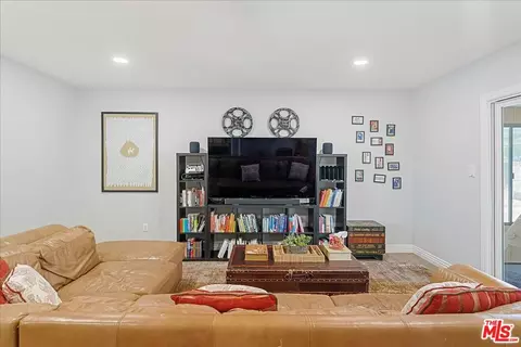 Living - 412 Sierra Ave, Moorpark, CA 93021 photo 1 of 1