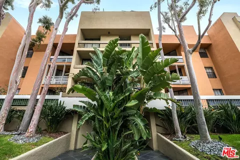 750 N Kings Rd #115, West Hollywood, CA 90069