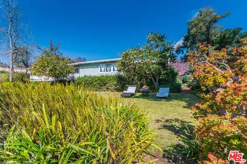 29855 Harvester Rd, Malibu, CA 90265