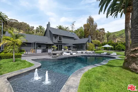 23122 Mariposa De Oro St, Malibu, CA 90265