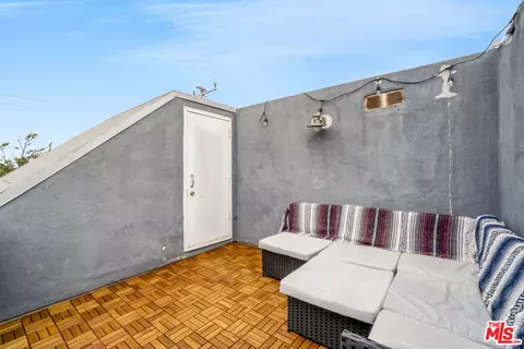 2201 Ocean Ave, Venice, CA 90291 photo 12