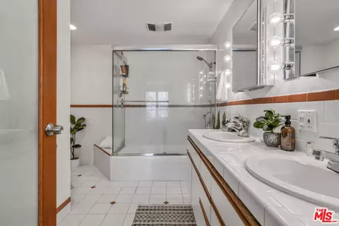 2201 Ocean Ave, Venice, CA 90291 photo 11