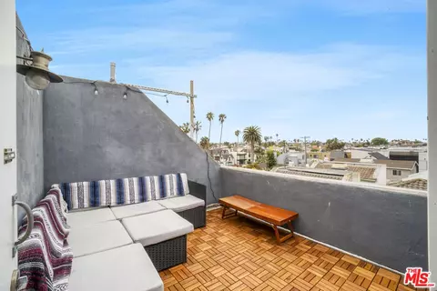 2201 Ocean Ave, Venice, CA 90291 photo 10