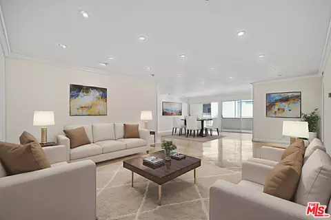11970 Montana Ave #205, Los Angeles, CA 90049