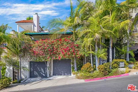 8272 Marmont Ln, Los Angeles, CA 90069