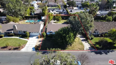 6924 Chisholm Ave, Van Nuys, CA 91406