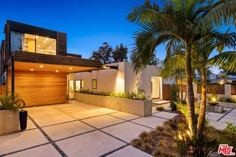 4951 Nagle Ave, Sherman Oaks, CA 91423