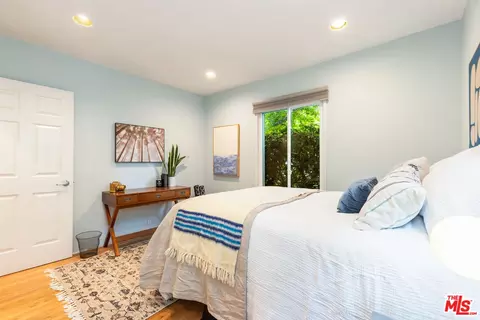 Bedroom - 3000 Beach Ave, Venice, CA 90291 photo 6 of 7