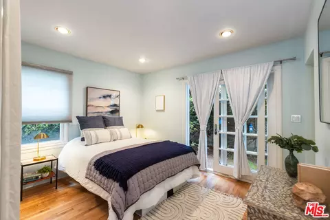 Bedroom - 3000 Beach Ave, Venice, CA 90291 photo 1 of 7