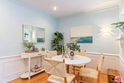 Dining - 3000 Beach Ave, Venice, CA 90291 photo 3 of 4