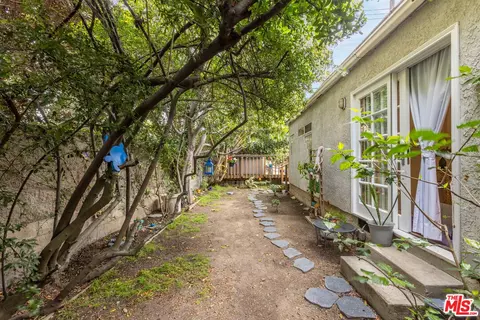 Exterior - 3000 Beach Ave, Venice, CA 90291 photo 8 of 9