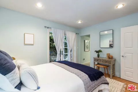 Bedroom - 3000 Beach Ave, Venice, CA 90291 photo 2 of 7