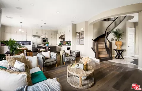 20700 Walnut Cir, Porter Ranch, CA 91326