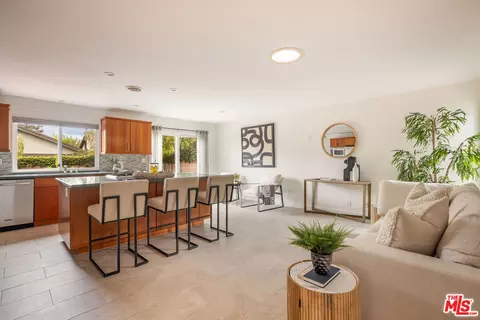 1321 Avenida De Cortez, Pacific Palisades, CA 90272