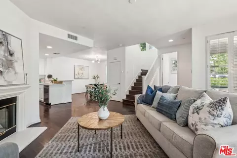2460 E Villa St #2, Pasadena, CA 91107