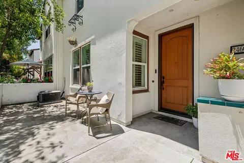 2460 E Villa St #2, Pasadena, CA 91107 photo 3