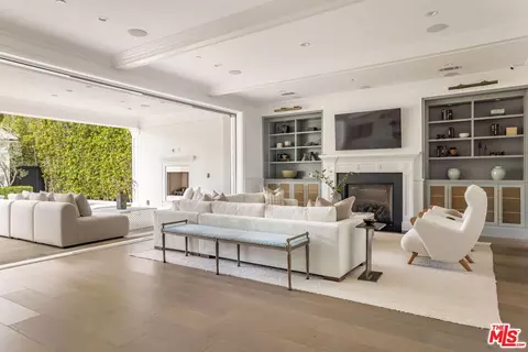 Living - 4476 Libbit Ave, Encino, CA 91436 photo 2 of 3