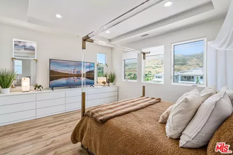 20763 Pine Cone Cir, Porter Ranch, CA 91326 photo 8