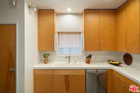2008 Alberta Ave, Venice, CA 90291 photo 9