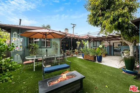 15361 Archwood St, Van Nuys, CA 91406