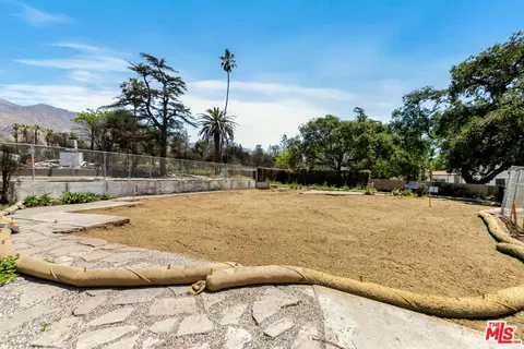 421 E Mendocino St, Altadena, CA 91001