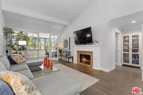 310 Tahiti Way #302, Marina Del Rey, CA 90292
