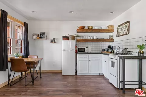 Kitchen - 548 Spruce Ln, Sugarloaf, CA 92386 photo 1 of 3