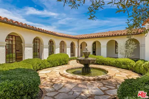 300 N Tigertail Rd, Los Angeles, CA 90049