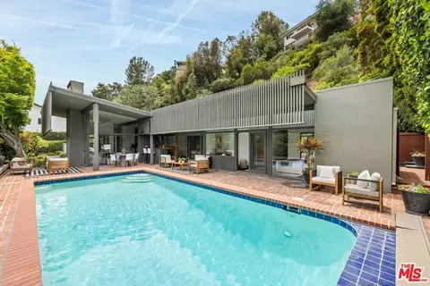 1001 Kenfield Ave, Los Angeles, CA 90049