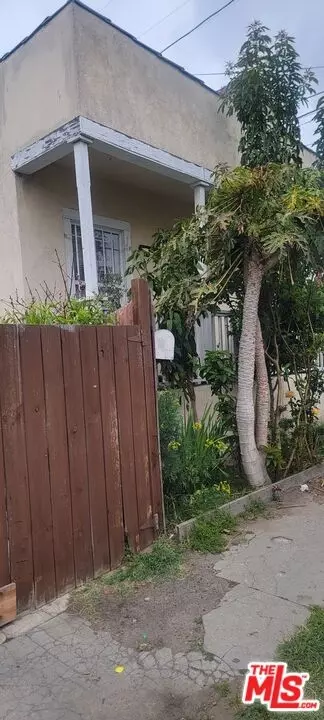 1739 E 57th St, Los Angeles, CA 90058