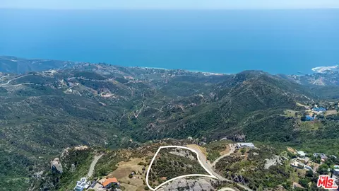 1 Piuma Rd, Malibu, CA 90265