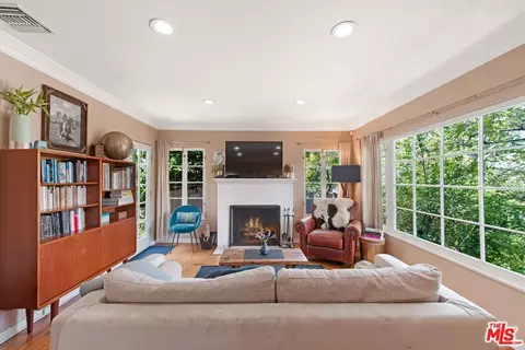 3217 Bennett Dr, Los Angeles, CA 90068
