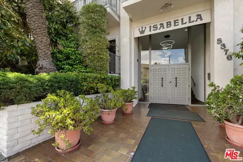 5376 Fairview Blvd #205, Los Angeles, CA 90056
