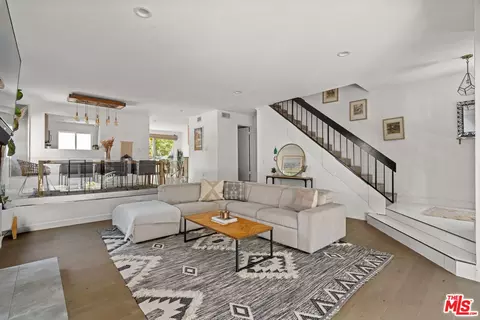 2630 11th St #1, Santa Monica, CA 90405
