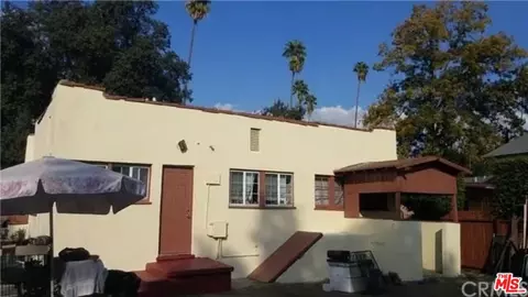 Exterior - 1302 E Villa St, Pasadena, CA 91106 photo 1 of 6